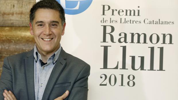 Martí Gironell gana el Ramon Llull con una novela sobre la vida de Jean Leon