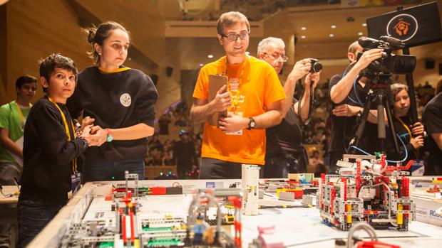 Hidraqua organiza talleres medioambientales para los participantes en la First Lego League
