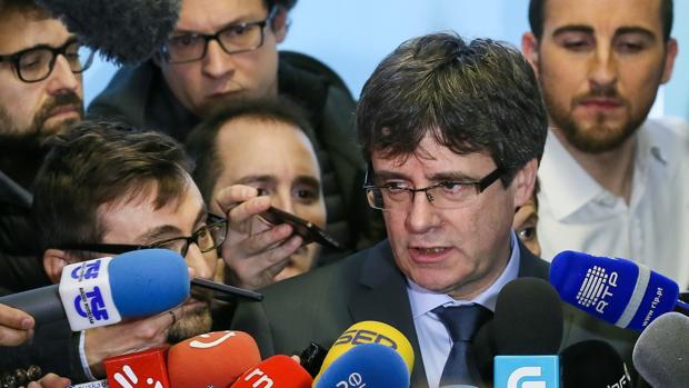 Puigdemont acusa a ERC de «falta de realismo» y advierte de que «no hay otro candidato posible»