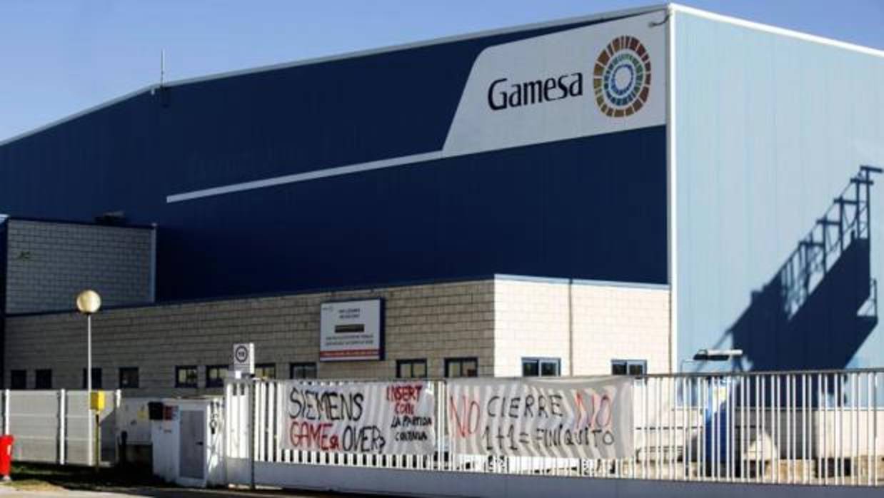 Pancartas contra el cierre de Siemens Gamesa en Miranda de Ebro (Burgos)