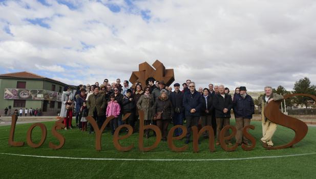 El artista Juan Sánchez Borox diseña una rotonda en Los Yébenes