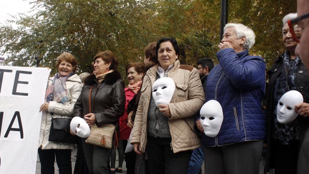 Tres años de prisión para un hombre que apuñaló a su pareja al grito de «Qué mala eres de matar»