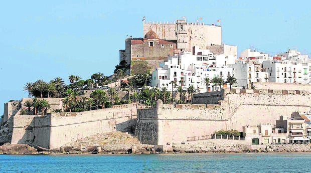 Una persona herida al caer de madrugada desde el Castillo Papa Luna de Peñíscola