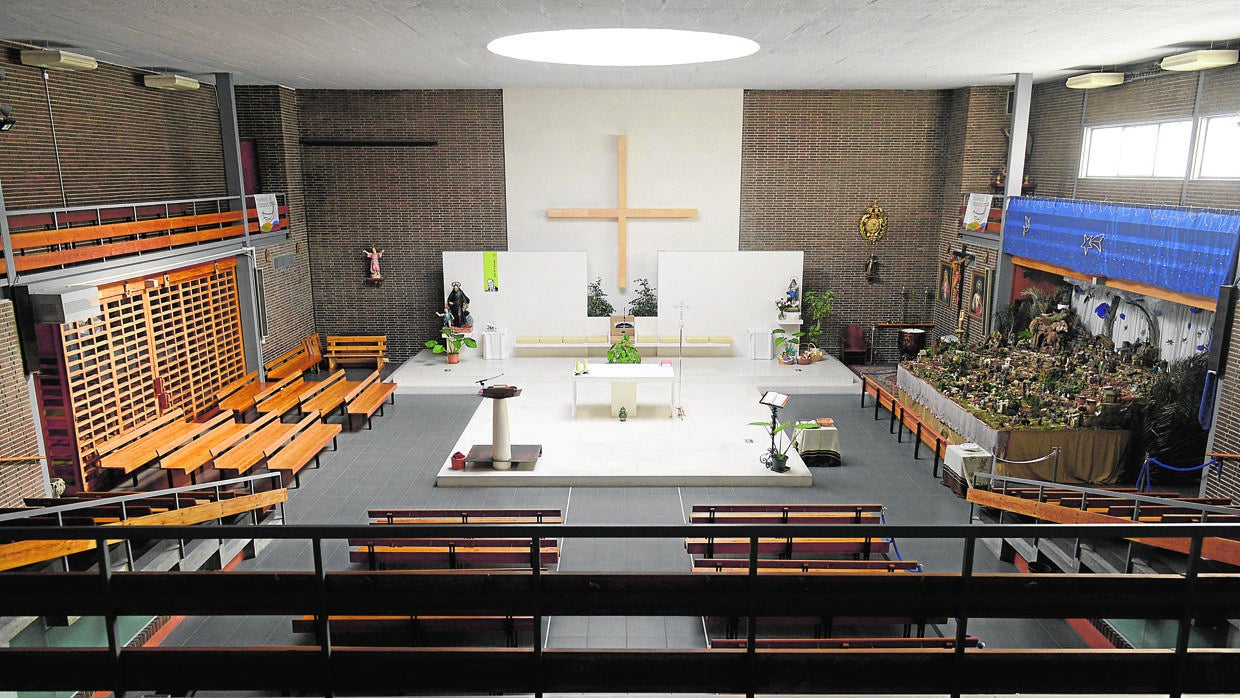 Interior de la parroquia de Nuestra Señora de Aluche