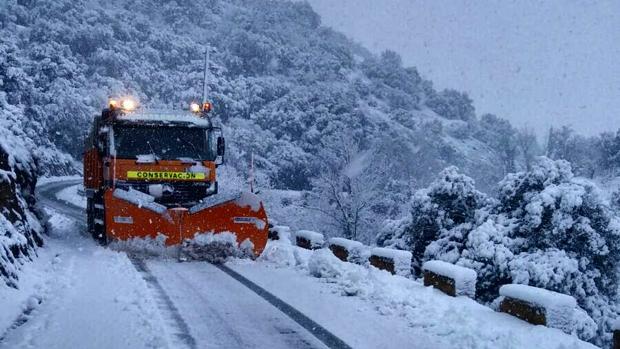 La nieve y el hielo dejan sin clase en Aragón a casi 2.000 estudiantes