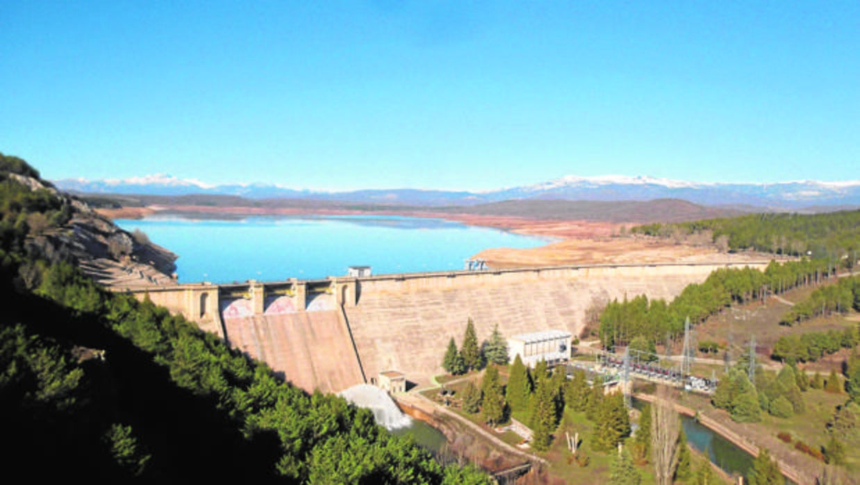 El embalse de Aguilar (Palencia) es el que peor panorama presenta, junto con el también palentino Requejada. Únicamente está al 12,9 por ciento