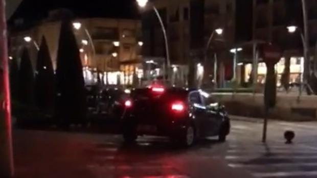 Un brutal alunizaje revienta el céntrico Springfield de Valdepeñas