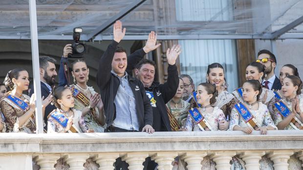 El lunes arranca el sorteo de plazas para ver la mascletà desde el balcón del Ayuntamiento de Valencia