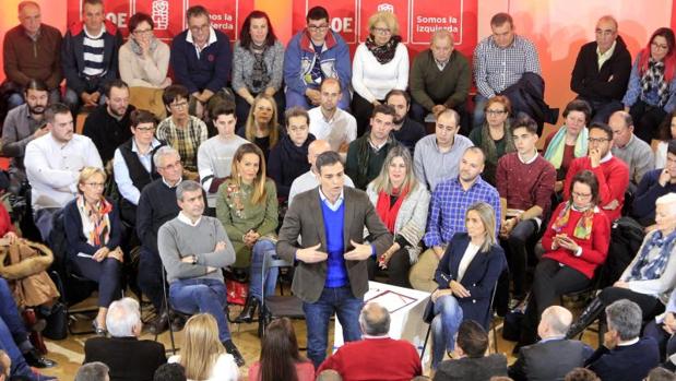 Pedro Sánchez, con la ausencia de García-Page, defiende en Toledo las desaladoras