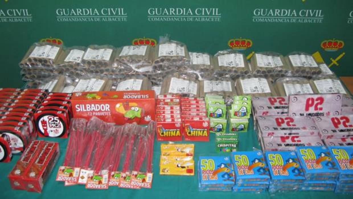 Material incautado por la Guardia Civil en Villamalea (Albacete)