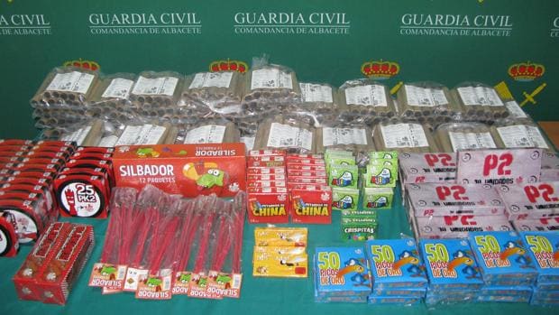 La Guardia Civil incauta 11 kilos de material pirotécnico vendido sin autorización