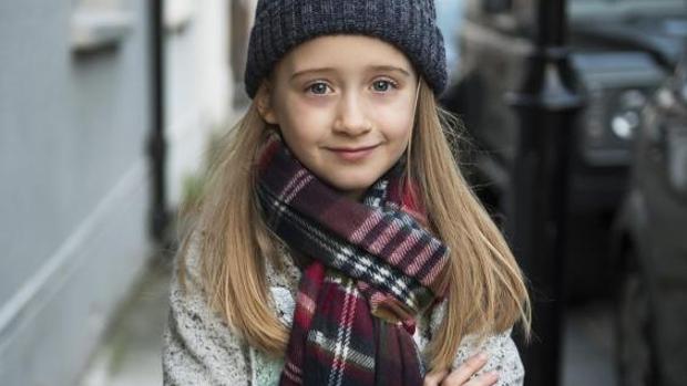 Zara invita a su la niña británica de años que pidió ser modelo de ropa de chicos