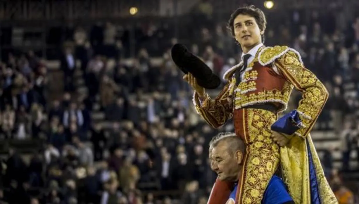 El peruano Andrés Roca Rey toreará por primera vez en Talavera de la Reina el próximo 12 de mayo. En la imagen, en la pasada feria de Fallas de Valencia