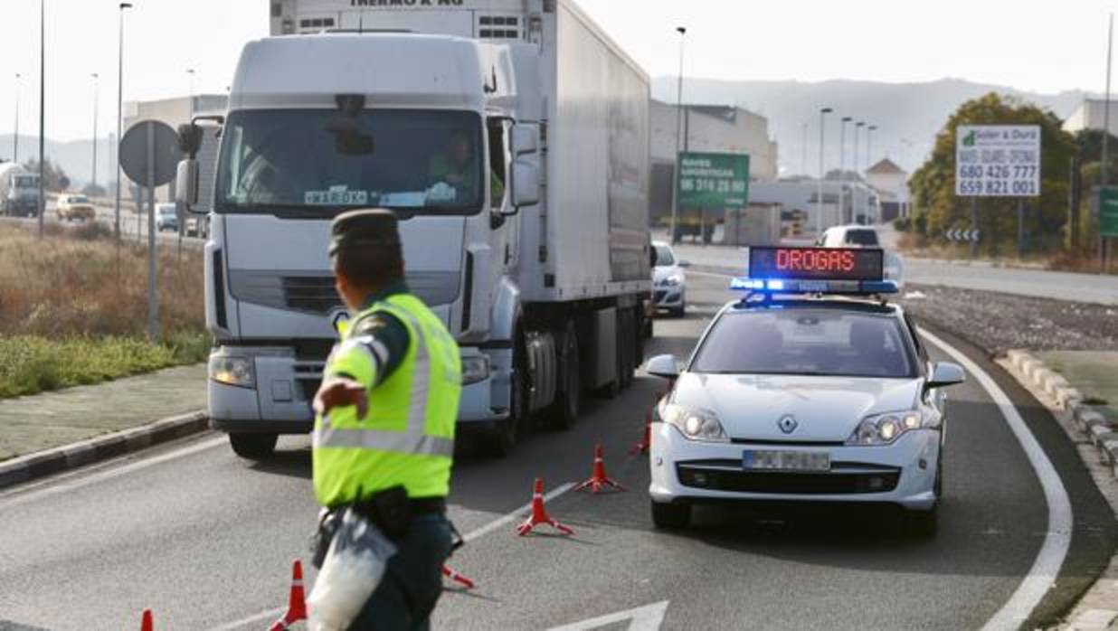 Imagen de archivo de un control de tráfico en la provincia de Valencia