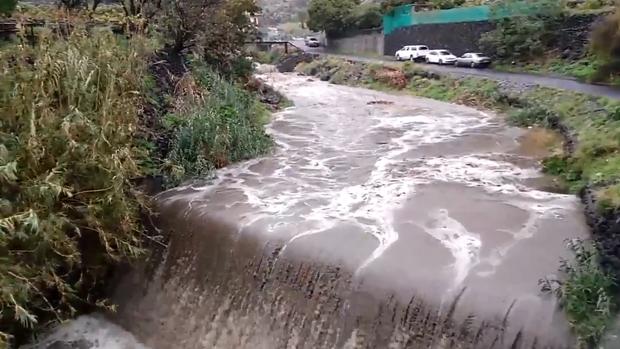 El temporal azota Canarias, donde se registran rachas de viento de hasta 109 km/h