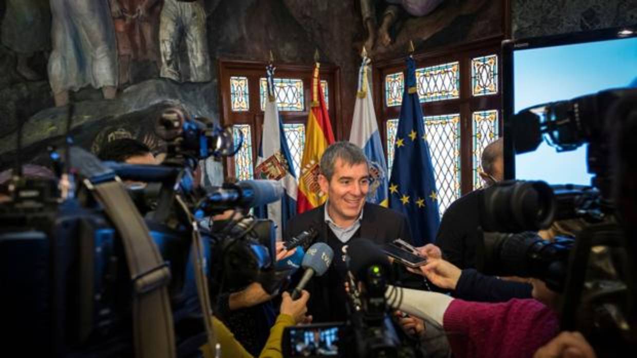 Canarias espera al «pinchazo» la burbuja turística para hacer reformas