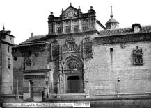 Hospital de Santa Cruz, por entonces sede del Colegio de Infantería, donde se celebró el consejo de guerra contra los acusados de matar al sargento Pérez Vallejo (Foto, Laurent. Archivo Municipal de Toledo)