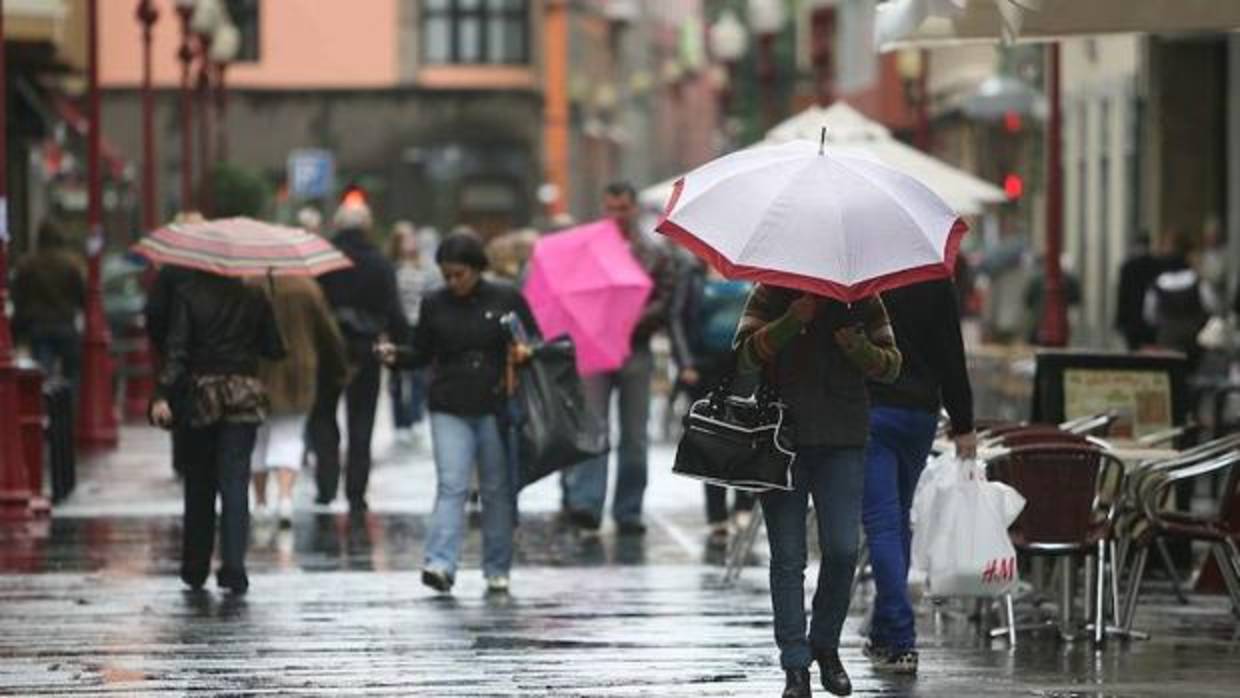 Viento y lluvia en buena parte del archipiélago canario