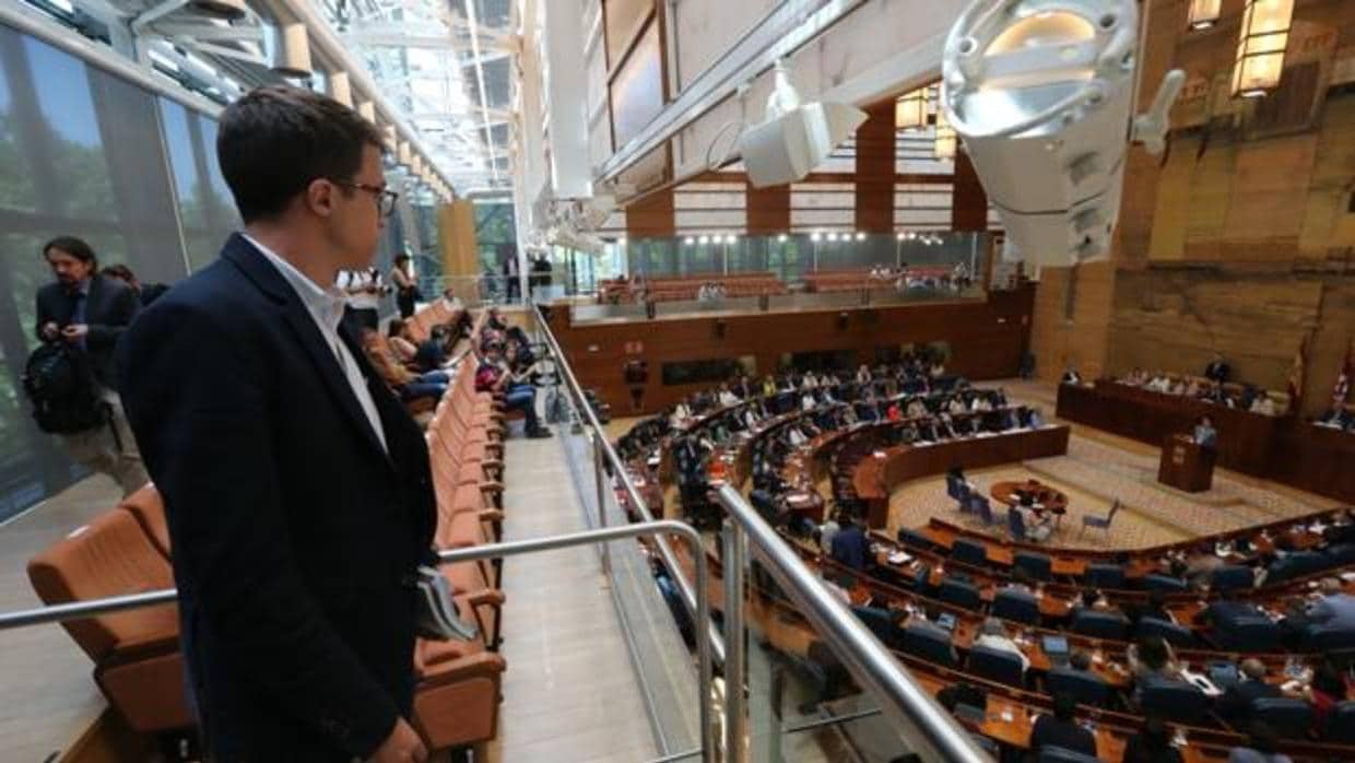 íñigo Errejón, en la Asamblea de Madrid, durante la moción de censura a Cifuentes