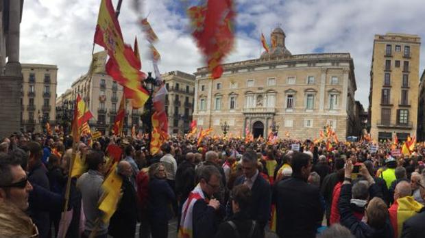 En directo: los defensores de Tabarnia se manifiestan en Barcelona: «Se acabó la broma»