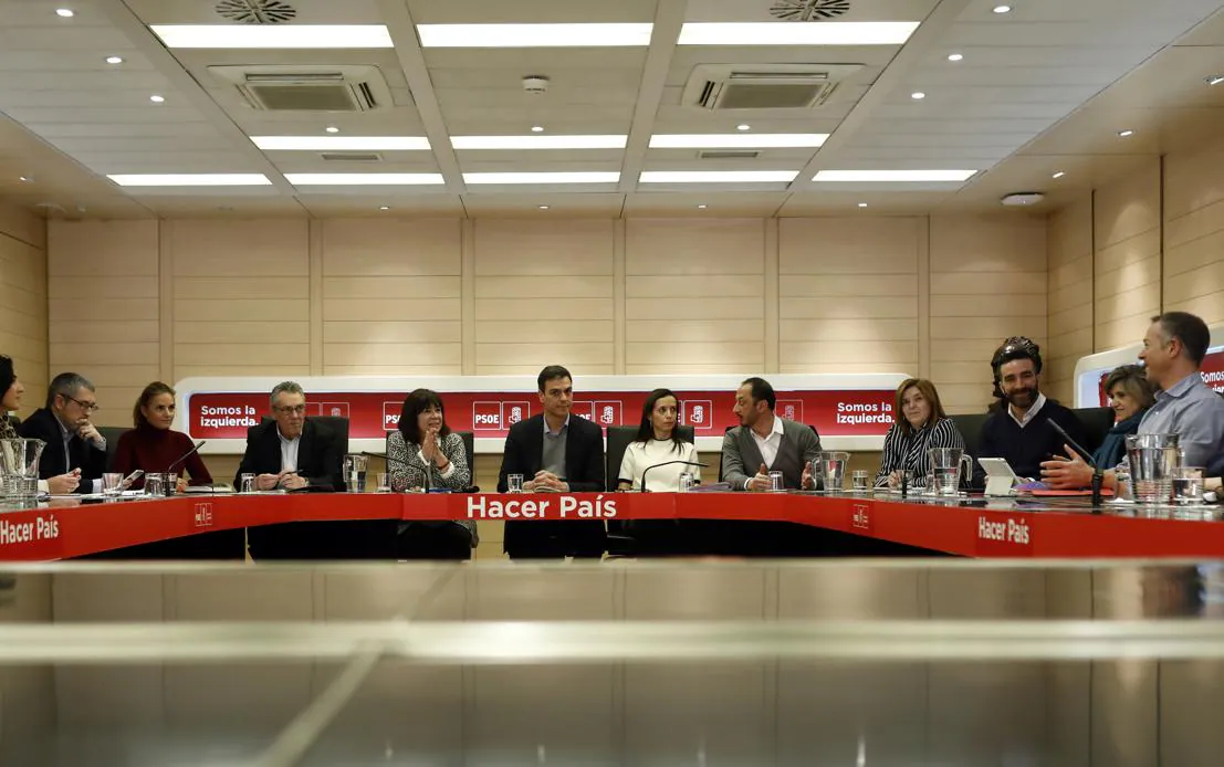 Pedro Sánchez preside la reunión permanente el PSOE