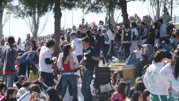 El barro fuerza a aplazar a junio la fiesta campestre de la «Cincomarzada»