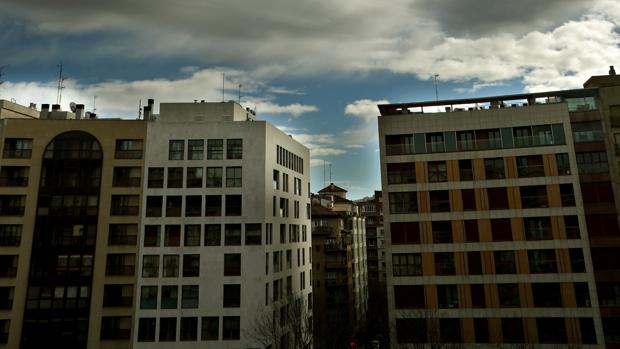 La compraventa de viviendas se dispara en Zaragoza un 26%, más que en Madrid