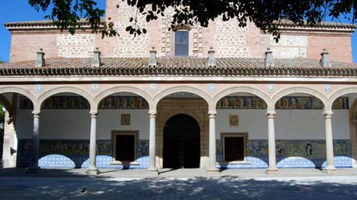 Pórtico de la basílica de Talavera