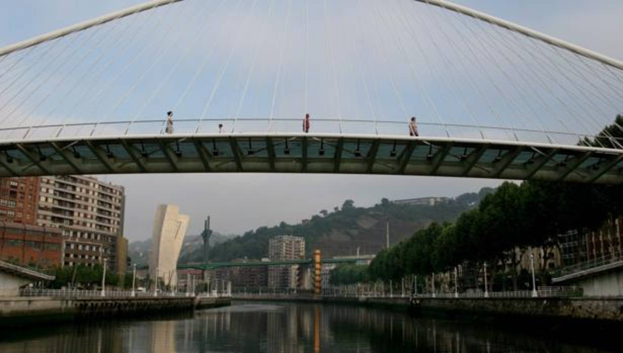 Aparece el cadáver de una mujer en la ría de Bilbao