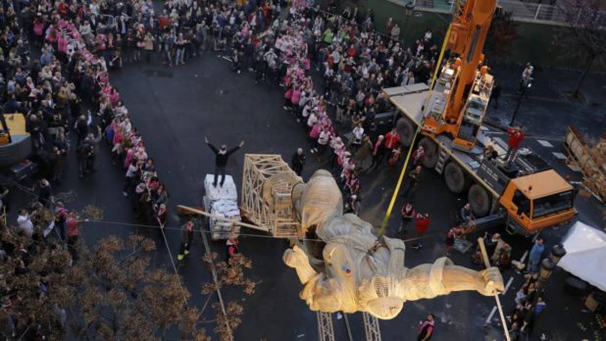 Momento de la plantà de la falla de El Pallter