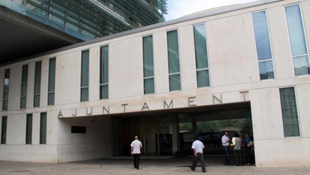 Archivado el expediente contra un funcionario denunciado por acoso sexual en Benidorm