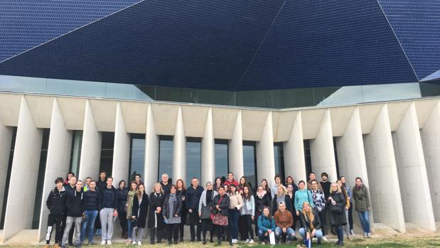 Universitarios de Eslovenia visitan el Auditori para estudiar su arquitectura