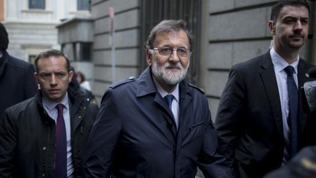 Rajoy, en pleno estallido en Lavapiés: «Los gobiernos del cambio son sectarismo y desgobierno»