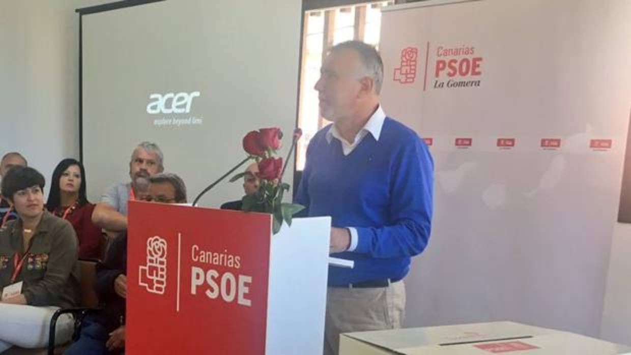 Ángel Víctor Torres en el congreso insular del PSOE de La Gomera