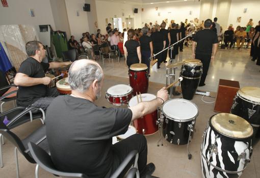 Imagen de archivo de un taller de musicoterapia