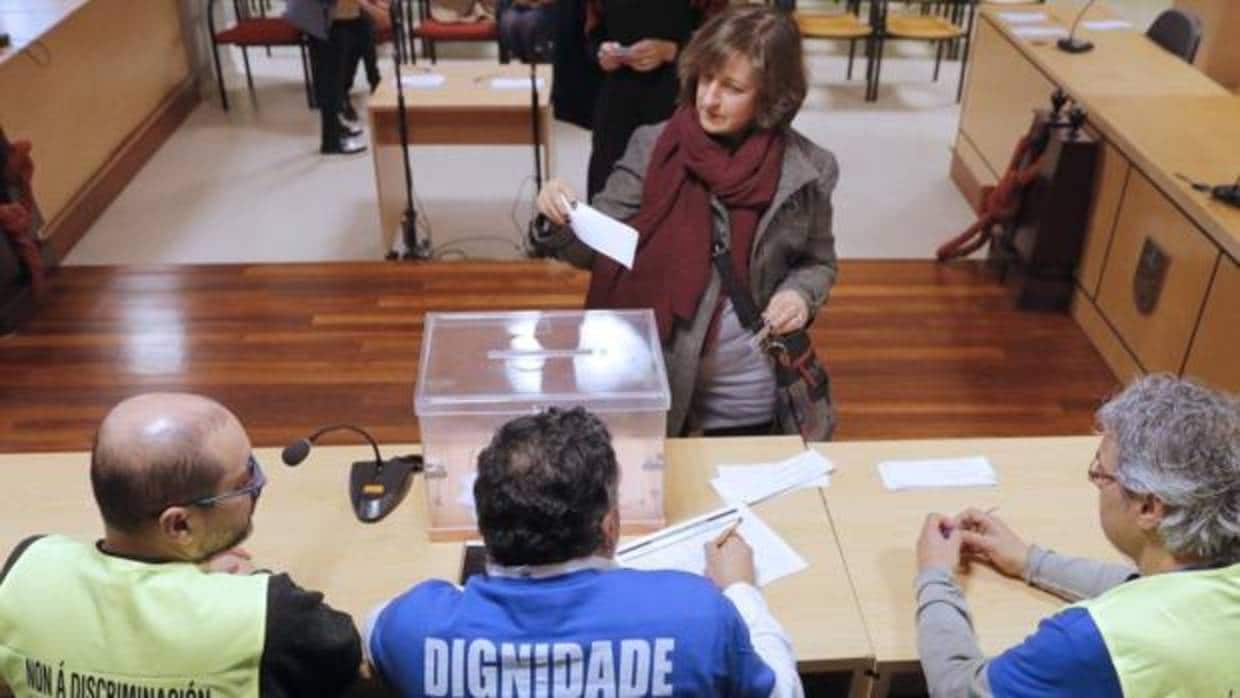 Votaciones de los funcionarios en los juzgados de Santiago