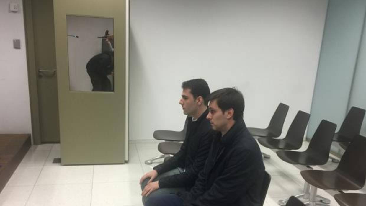 Los dos acusados se sentaron ayer en el banquillo de la Ciudad de la Justicia de Barcelona