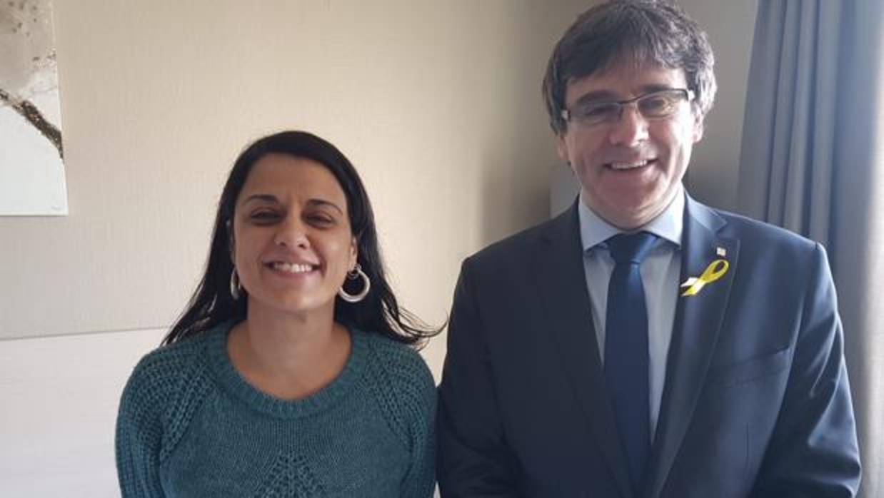 Anna Gabriel y Carles Puigdemont, reunidos en Suiza