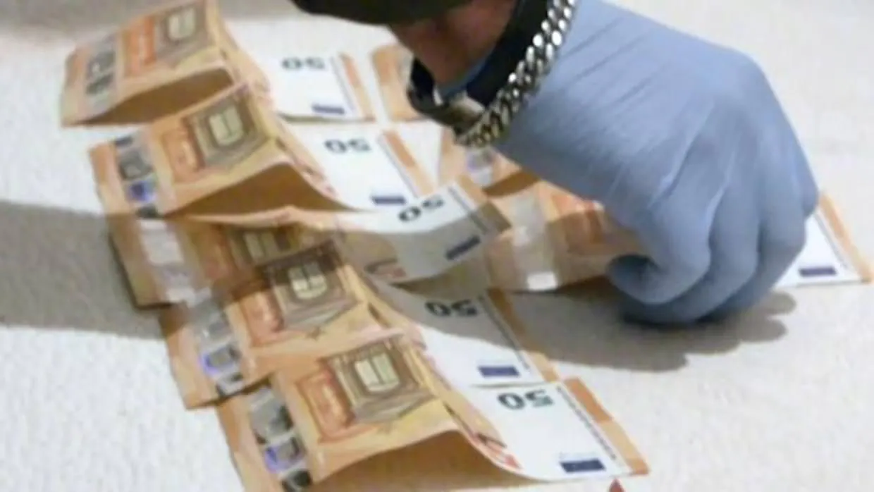Dinero en efectivo hallado en la vivienda del presunto atracador
