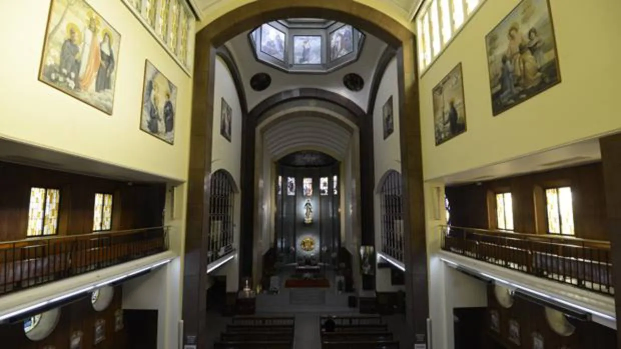 Interior de la parroquia de Santa Gema Galgani