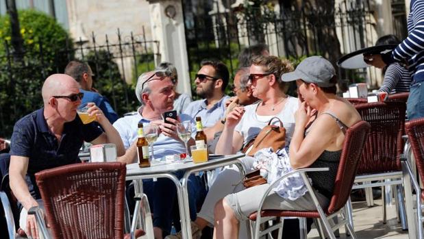 El tiempo en Valencia en Semana Santa: temperaturas de más de 25 grados sin lluvias tras un inicio revuelto