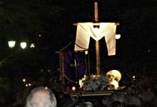 Vía Crucis con antorchas