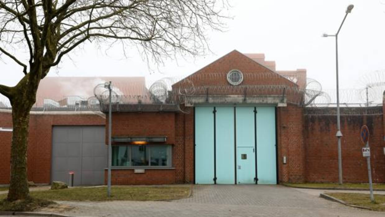 Vista de parte de la fachada exterior de la cárcel de Neumünster