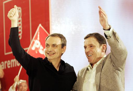 Imagen de José Luis Rodríguez Zapatero y Joan Ignasi Pla en un mitin en 2007