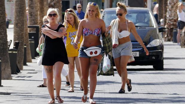 «Spaincation»: Benidorm vence al «Brexit» y es el destino favorito de los británicos para este verano