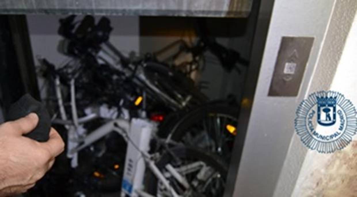 La Policía Municipal recupera nueve vehículos de Bicimad robados en el hueco de un ascensor en Tetuán