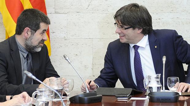 Las cartas de Carles Puigdemont y Jordi Sànchez que provocan el último giro del «procés»