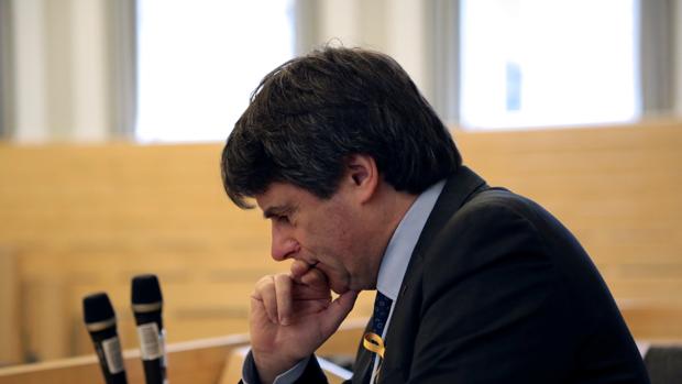 La Justicia alemana descarta el delito de rebelión y deja en libertad bajo fianza a Puigdemont