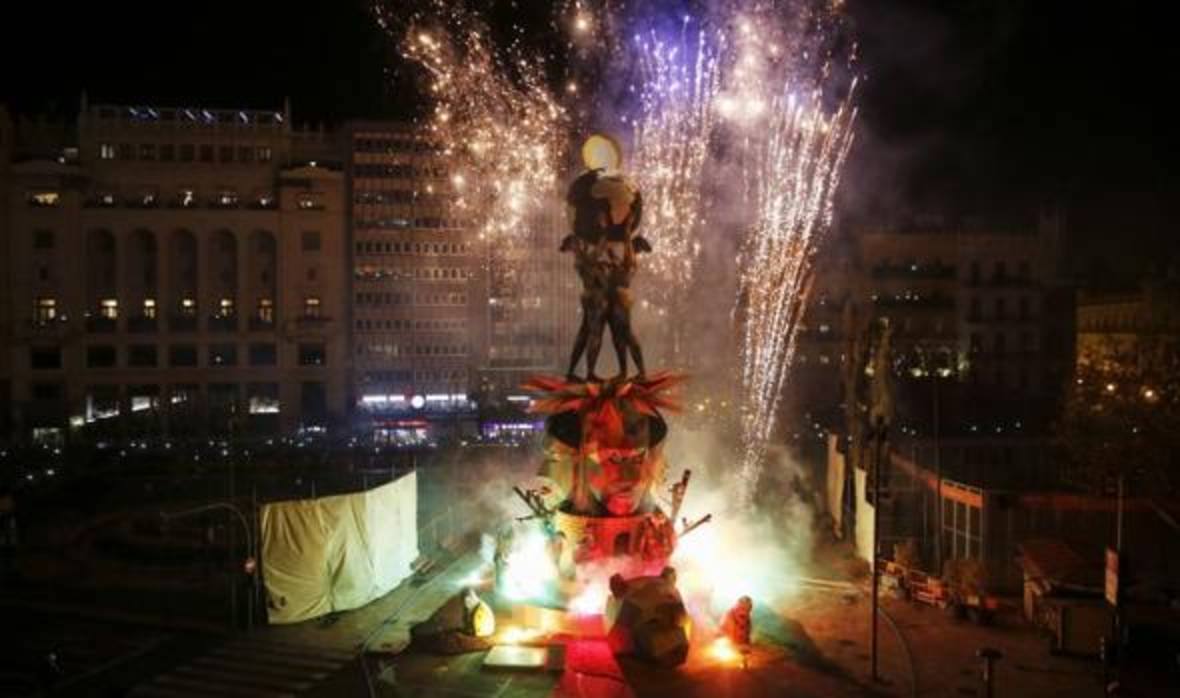 «Cremá» de la Plaza del Ayuntamiento de Valencia