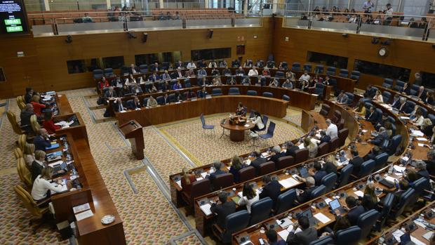 La moción de censura contra Cifuentes, entre el 13 de abril y el 7 de mayo